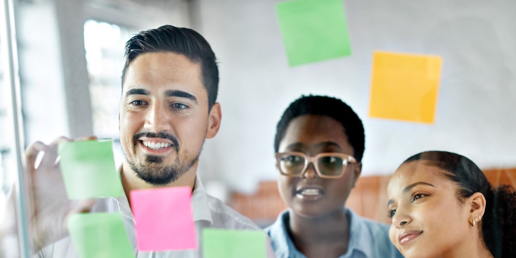 Raus aus dem Homeoffice – Kommunikationstrainings, um die Sinne zu wecken, den Sprachschatz zu aktivieren, das Onboarding des Büroalltags zu meistern